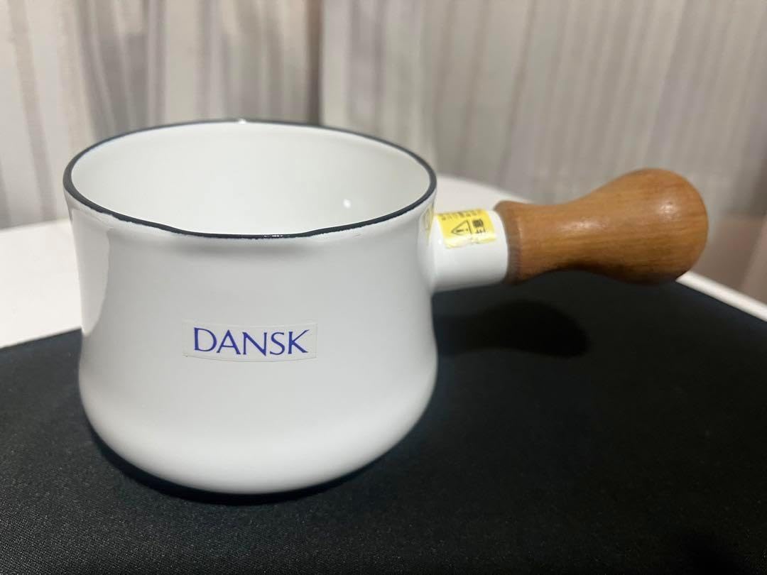 未使用品　DANSKダンスク　ホワイト　白　鍋　バターウォーマー　琺瑯　ホーロー 未使用品 DANSKダンスク ホワイト 白 鍋 バターウォーマー 琺瑯
